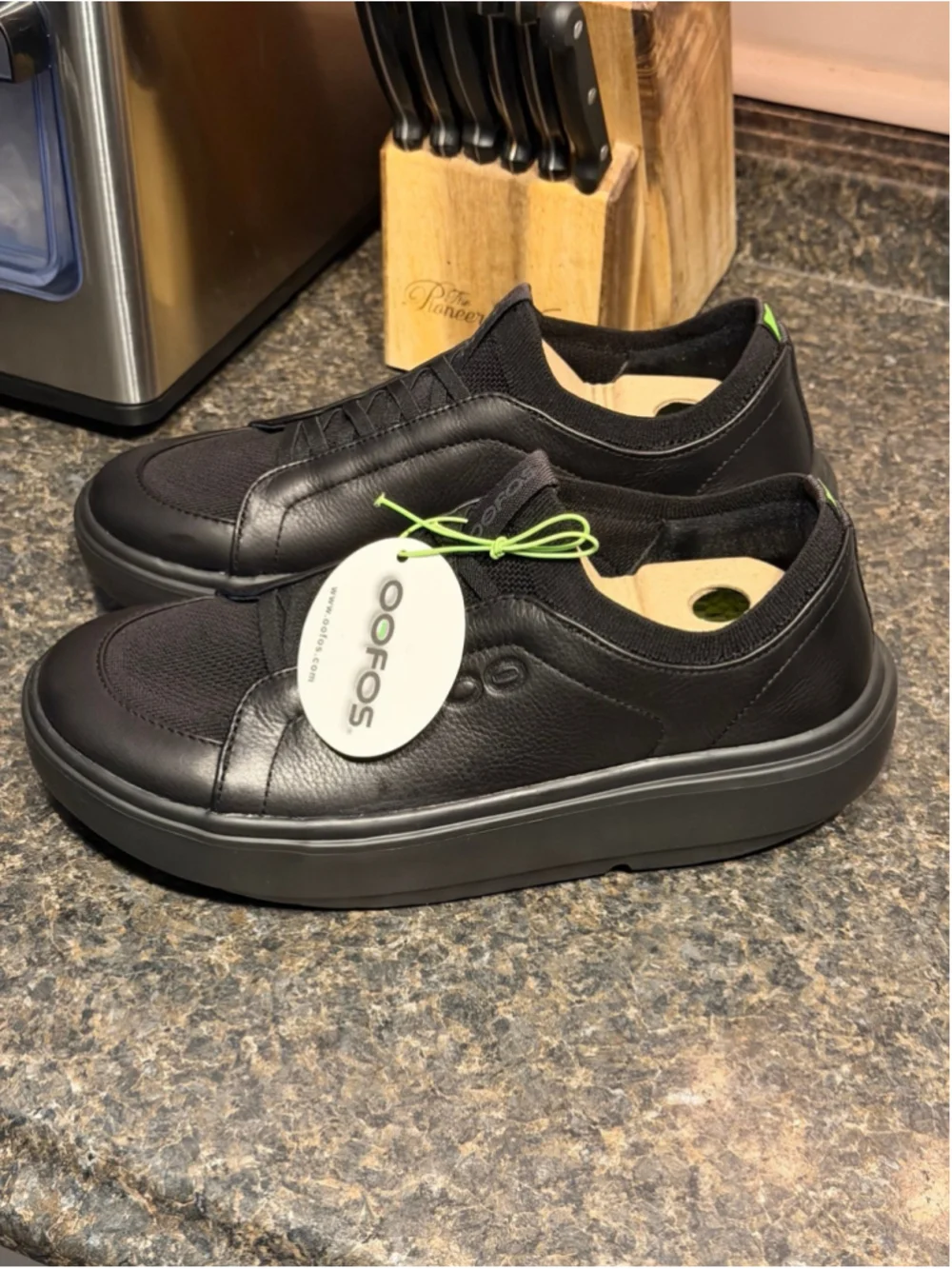 NIB Oofos Club+ WOMEN'S SLIP-ON LEATHER SHOE